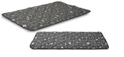Hundematte 50x70 cm wasserdicht mit silbernem Knochenmuster